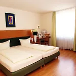 Memphis Hotel